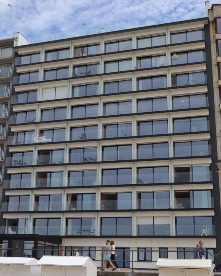 Studio 405 Op Zeedijk Met Frontaal Zeezicht 4De Verdiep Middelkerke Exterior photo