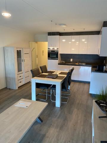 Studio 405 Op Zeedijk Met Frontaal Zeezicht 4De Verdiep Middelkerke Exterior photo